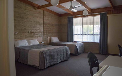 Hopetoun Motel & Chalet Village - VIC Tourism 2