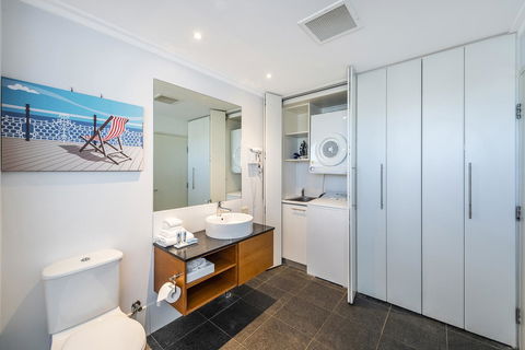 A 406 FANTASTIC OCEAN BEACH And MARINA VIEW APT - MANDURAH - VIC Tourism 15