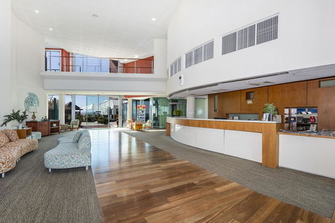 A 406 FANTASTIC OCEAN BEACH And MARINA VIEW APT - MANDURAH - VIC Tourism 6