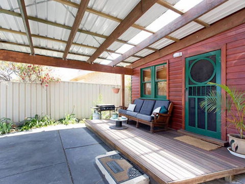 Sunset Cottage - VIC Tourism 1