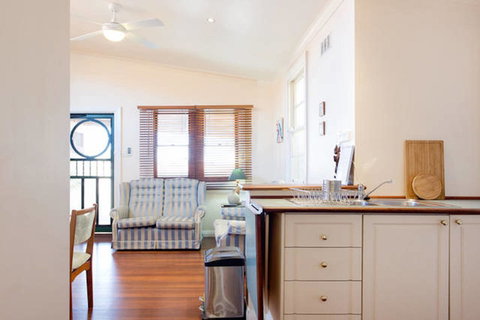 Sunset Cottage - VIC Tourism 10