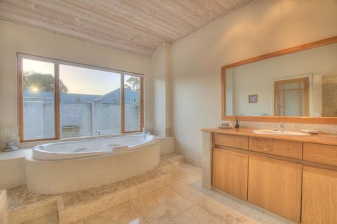 Moana Spa Villas - Prime Yallingup Location - VIC Tourism 17