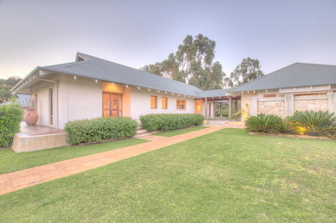 Moana Spa Villas - Prime Yallingup Location - VIC Tourism 1