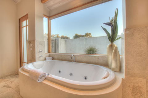 Moana Spa Villas - Prime Yallingup Location - VIC Tourism 6