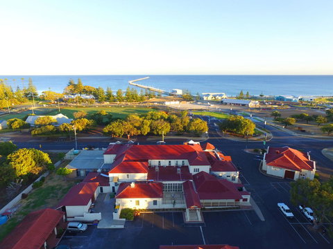 Esplanade Hotel Busselton - VIC Tourism 0