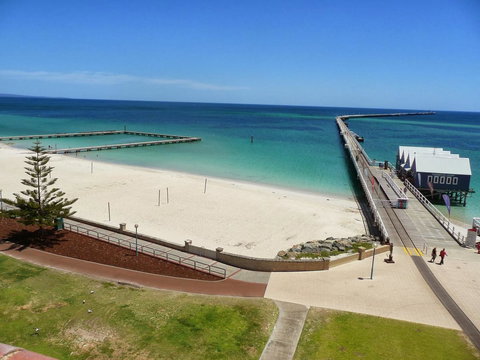 Esplanade Hotel Busselton - VIC Tourism 8