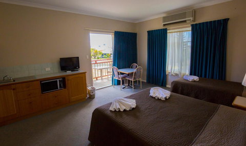 Esplanade Hotel Busselton - VIC Tourism 15