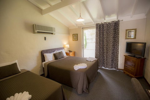 Esplanade Hotel Busselton - VIC Tourism 40