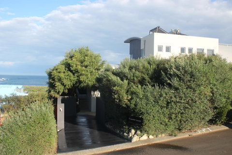 Aquatic Visions - VIC Tourism 0