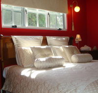 Lanterns Retreats - VIC Tourism