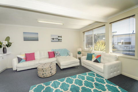 Old Pier Apartments - VIC Tourism 14