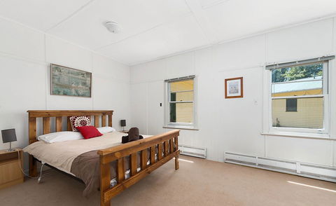 Giants Table And Cottages - VIC Tourism 11