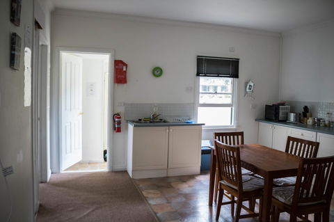 Giants Table And Cottages - VIC Tourism 30