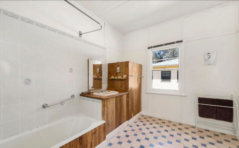 Giants Table And Cottages - VIC Tourism 12
