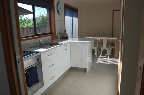 Modern 2 Bedroom Appartment - VIC Tourism 3