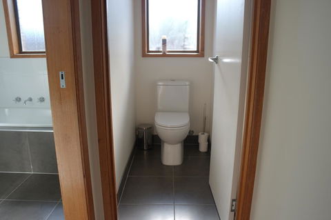 Modern 2 Bedroom Appartment - VIC Tourism 12