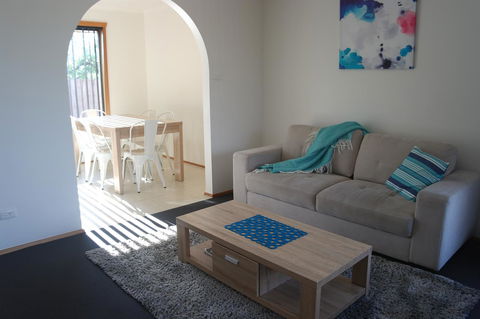 Modern 2 Bedroom Appartment - VIC Tourism 1