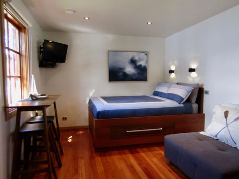 Salt Box Hideaway - VIC Tourism 5