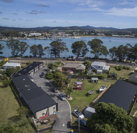 Georges Bay Apartments - VIC Tourism 16