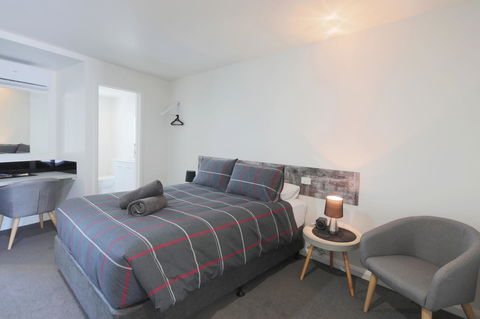 Georges Bay Apartments - VIC Tourism 22