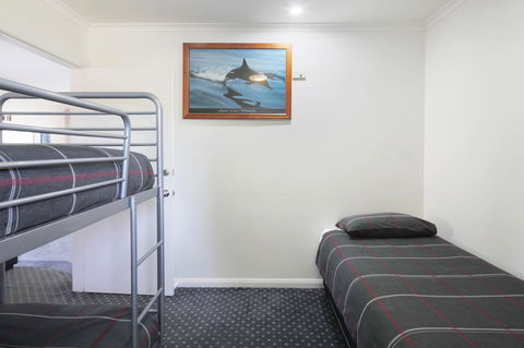 Georges Bay Apartments - VIC Tourism 33