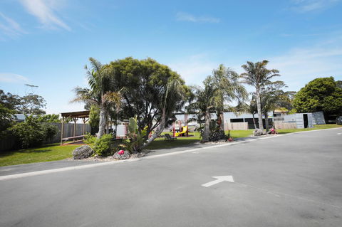 Georges Bay Apartments - VIC Tourism 43