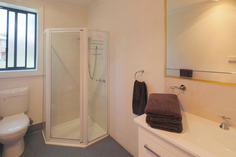 Georges Bay Apartments - VIC Tourism 32