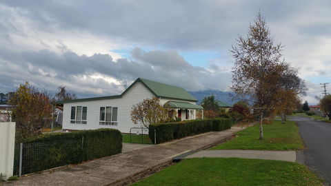 Grace Cottage - VIC Tourism 3