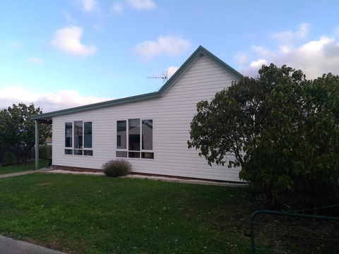 Grace Cottage - VIC Tourism 5