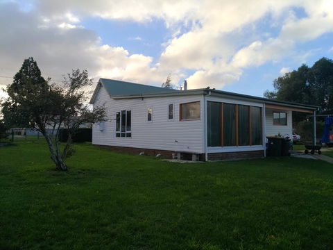 Grace Cottage - VIC Tourism 9