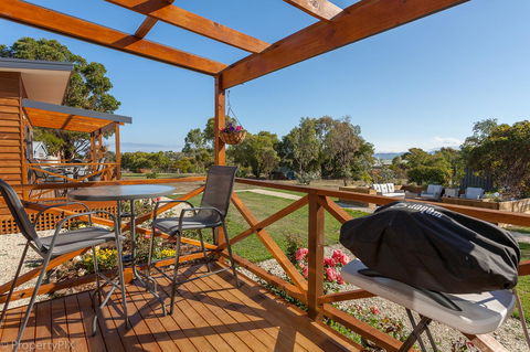 Harrison Grove - VIC Tourism 17