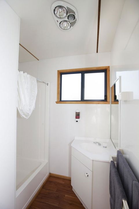 Seven Mile Beach Cabin And Caravan Park - VIC Tourism 17