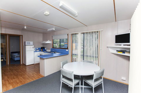 Seven Mile Beach Cabin And Caravan Park - VIC Tourism 4