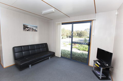 Seven Mile Beach Cabin And Caravan Park - VIC Tourism 18