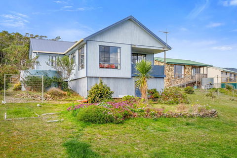 Omaroo Cottage Bruny Island - VIC Tourism 16