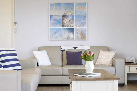 Omaroo Cottage Bruny Island - VIC Tourism 3