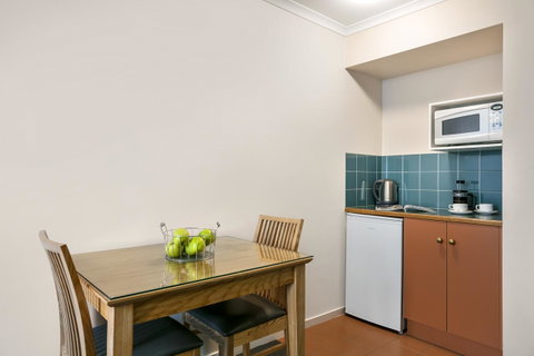Hobart Waterfront Apartments - VIC Tourism 11