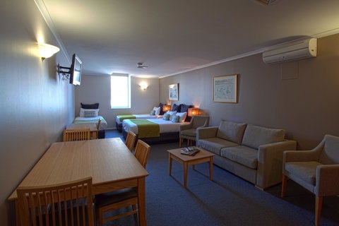 Hobart Waterfront Apartments - VIC Tourism 18
