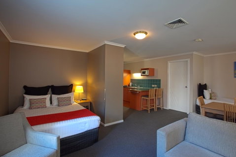 Hobart Waterfront Apartments - VIC Tourism 5