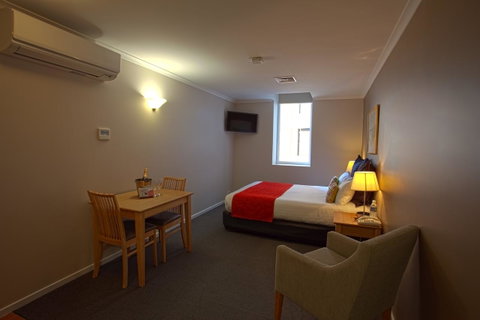 Hobart Waterfront Apartments - VIC Tourism 16