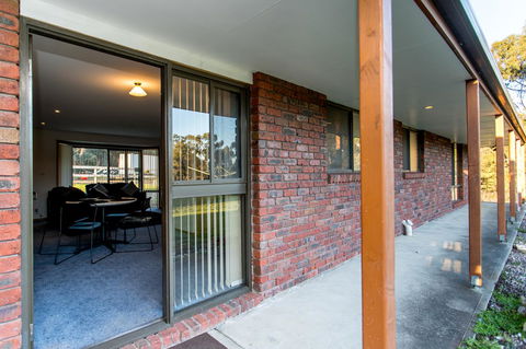Acton Park Holiday Units - VIC Tourism 2