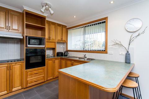 Acton Park Holiday Units - VIC Tourism 9