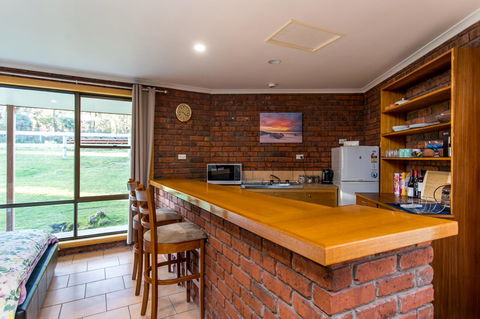 Acton Park Holiday Units - VIC Tourism 16