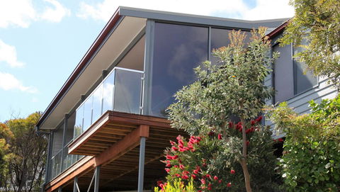 SEA EAGLE COTTAGE Amazing Views Of Bay Of Fires - VIC Tourism 11