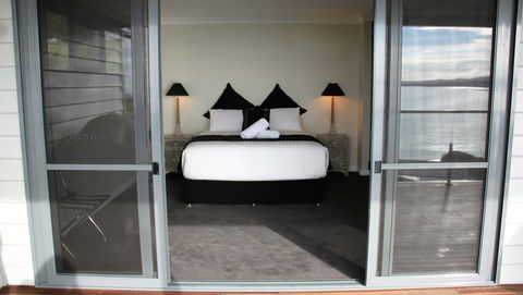 SEA EAGLE COTTAGE Amazing Views Of Bay Of Fires - VIC Tourism 8