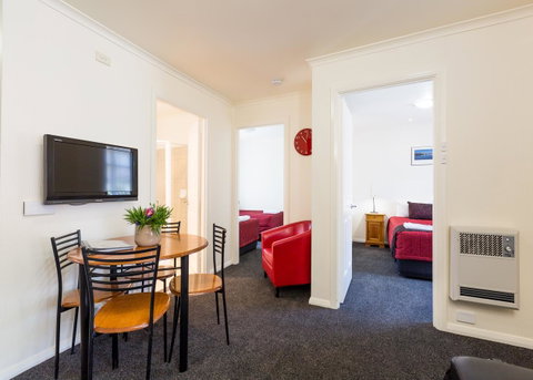 Graham Apartments - VIC Tourism 3