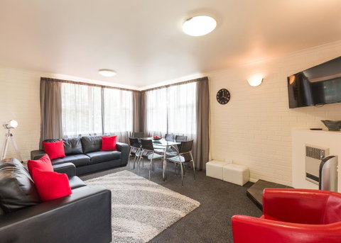 Graham Apartments - VIC Tourism 20