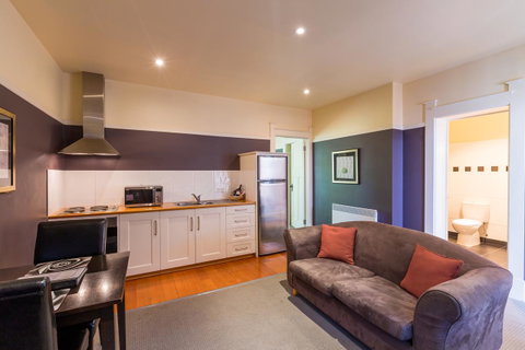 Graham Apartments - VIC Tourism 38