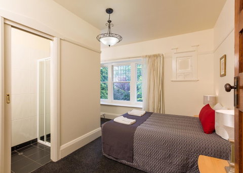 Graham Apartments - VIC Tourism 25