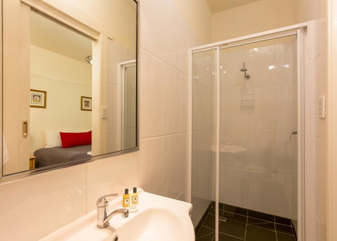 Graham Apartments - VIC Tourism 24